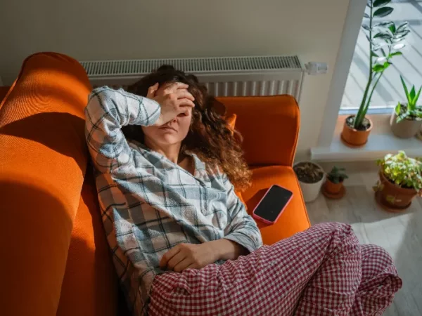 Migraines: pourquoi les femmes en souffrent davantage