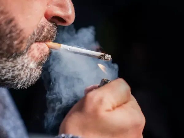 Kinderen van vaders die als tieners rookten, verouderen sneller