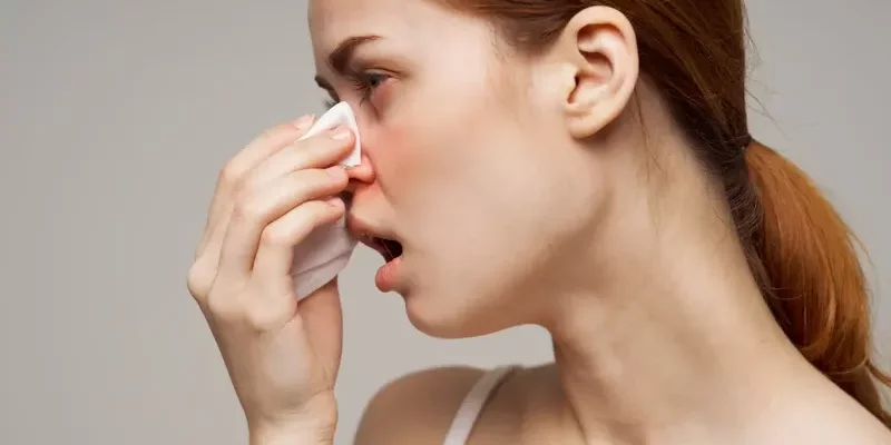 Seizoensgebonden allergische rhinitis: uw ogen wassen kan verlichting bieden