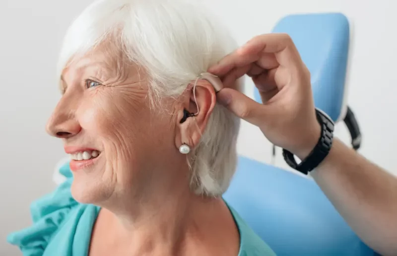 Hoorapparaten om het risico op dementie te doen dalen?