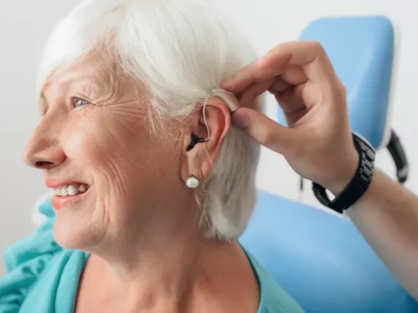 Hoorapparaten om het risico op dementie te doen dalen?