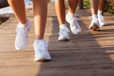 Verder en sneller stappen verlaagt het cardiovasculaire risico