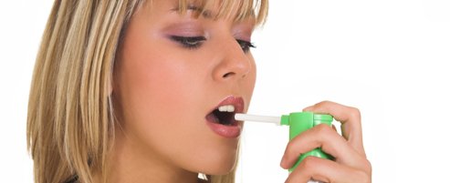 Keelontsteking: spray of pastilles?