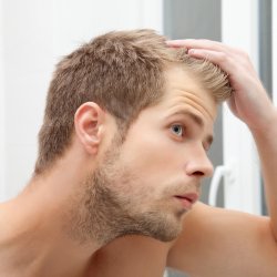 Prostaatkanker en kaalheid: bestaat er een verband?